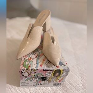 JEFFREY CAMPBELL COMPLETE MULE IVORY CROCO